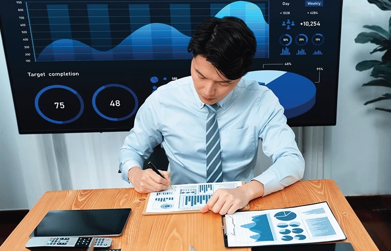 Data analytics in financial industry